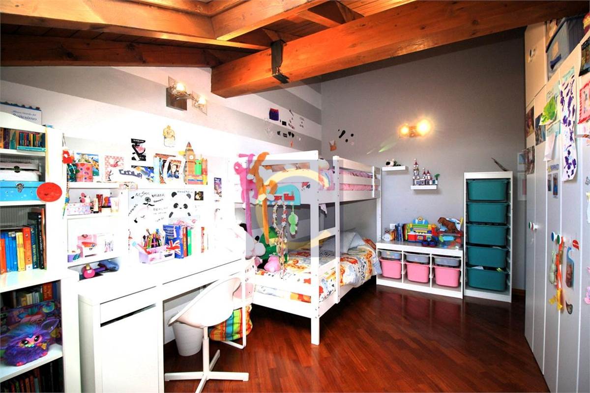 VILLETTA A SCHIERA IN TRANQUILLA RESIDENZA