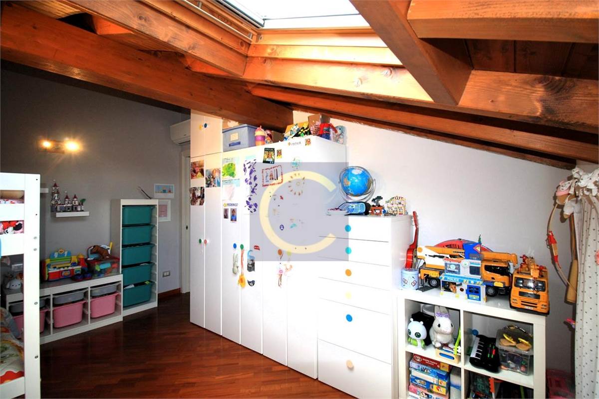 VILLETTA A SCHIERA IN TRANQUILLA RESIDENZA