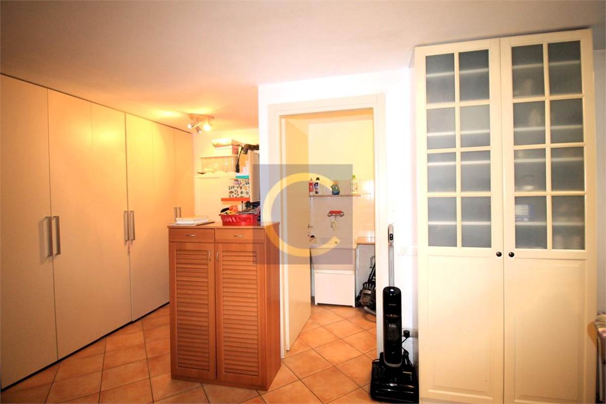 VILLETTA A SCHIERA IN TRANQUILLA RESIDENZA