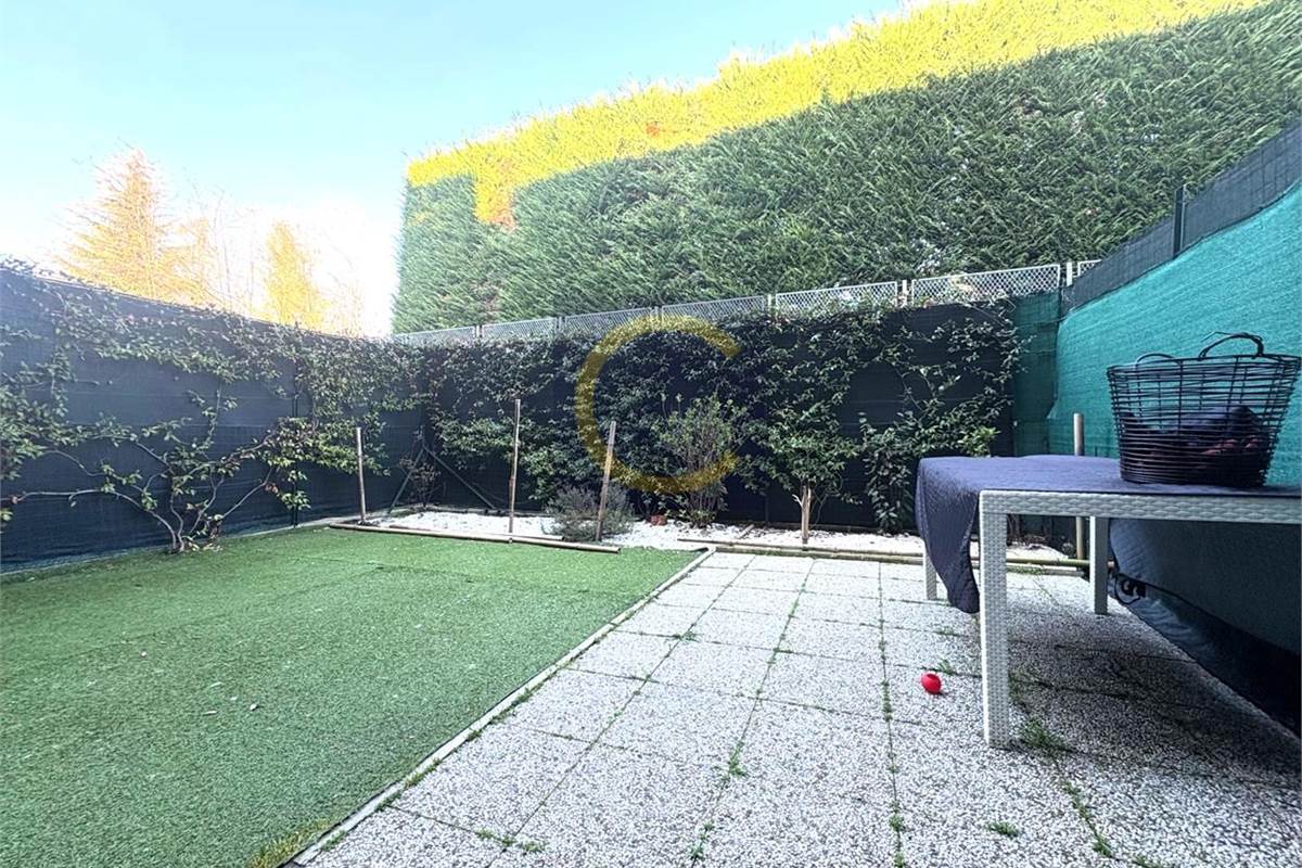 RECENTE APPARTAMENTO TRILOCALE CON GRANDE GIARDINO PRIVATO