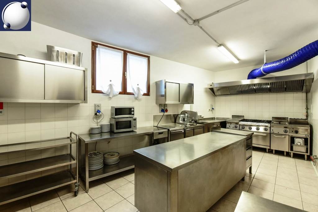 Rif. 9059 - Sormano/Bar-pizzeria-ristorante