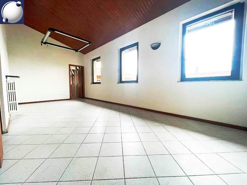 Rif. 9077 - Eupilio/Negozio