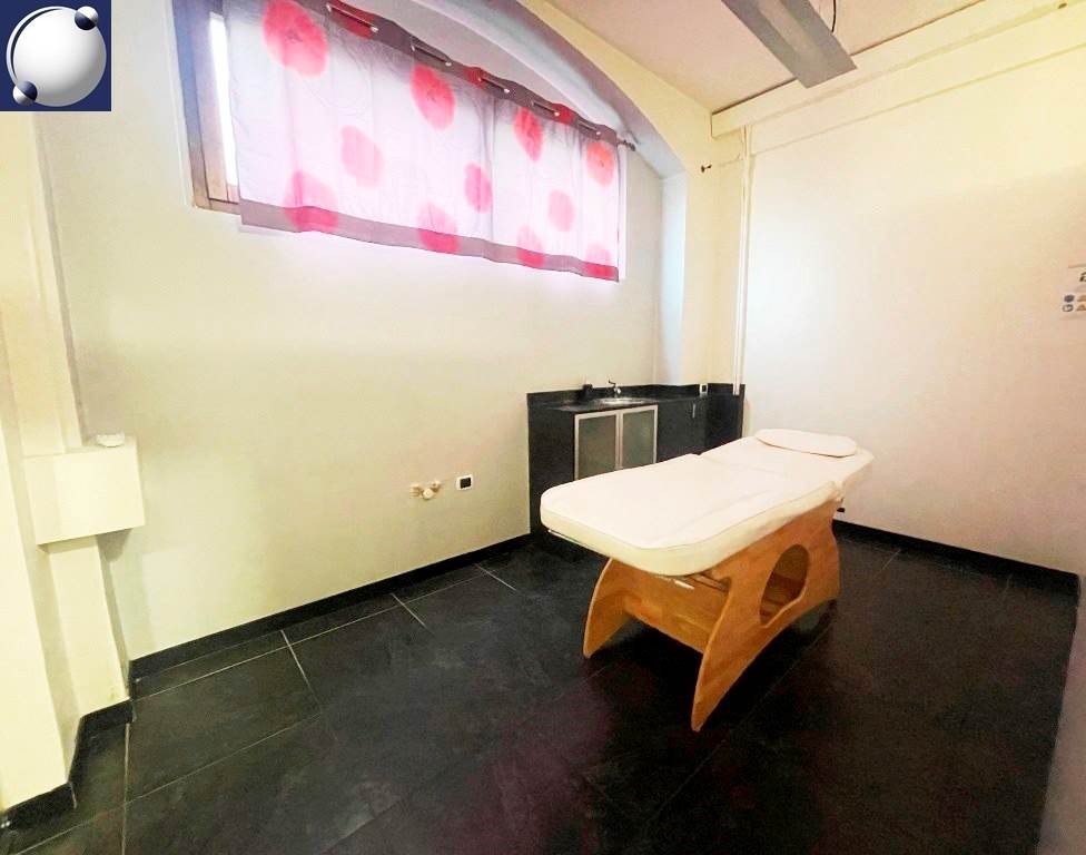 Rif. 9020 - Alzate Brianza/Negozio