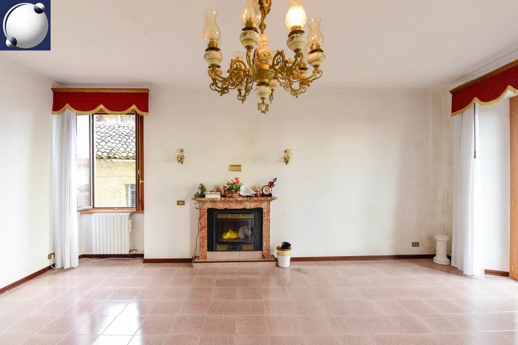 Rif. 4010 - Albavilla/4 locali