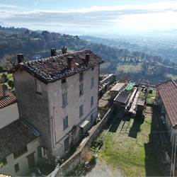Rif. 10520 - Castelmarte/Porzione di casa