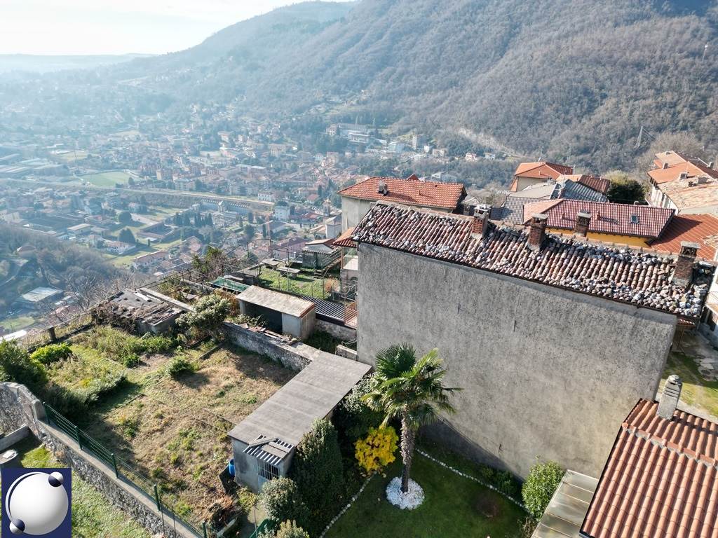 Rif. 10520 - Castelmarte/Porzione di casa