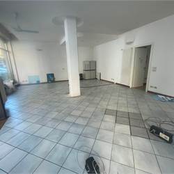 Rif. 9993 - Como/Negozio