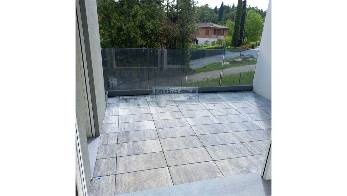 TRILOCALE CON TERRAZZO NUOVO ultimo piano