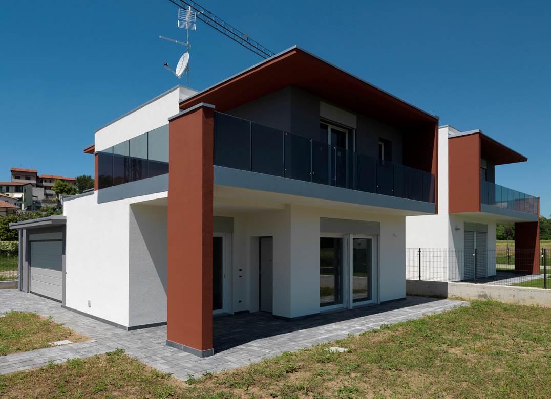 VILLA INDIPENDENTE CON GIARDINO