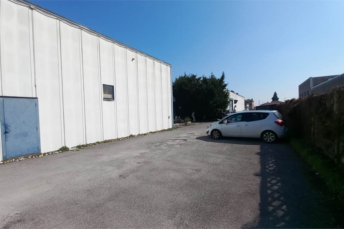 capannone industriale produttivo