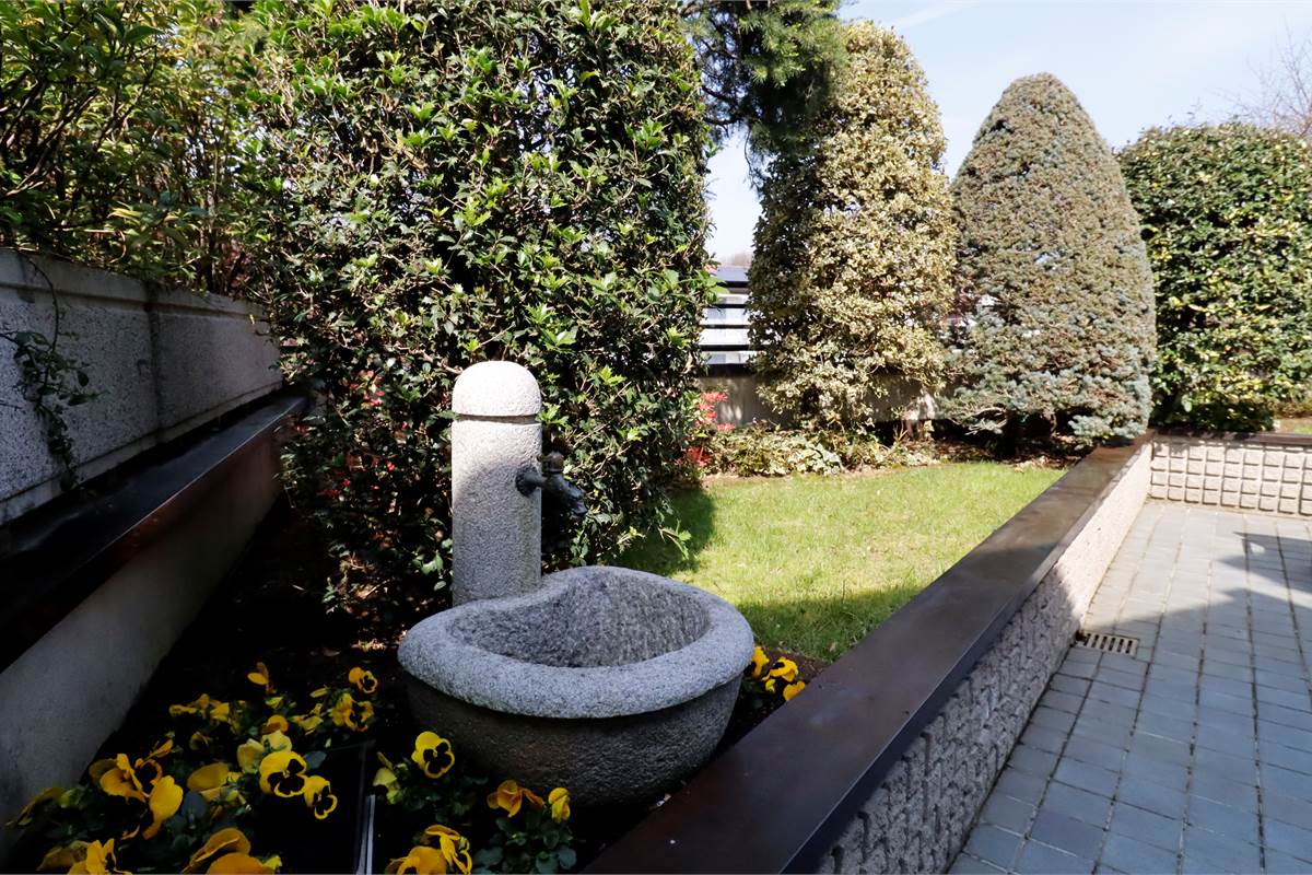 Attico  con terrazzi e box 