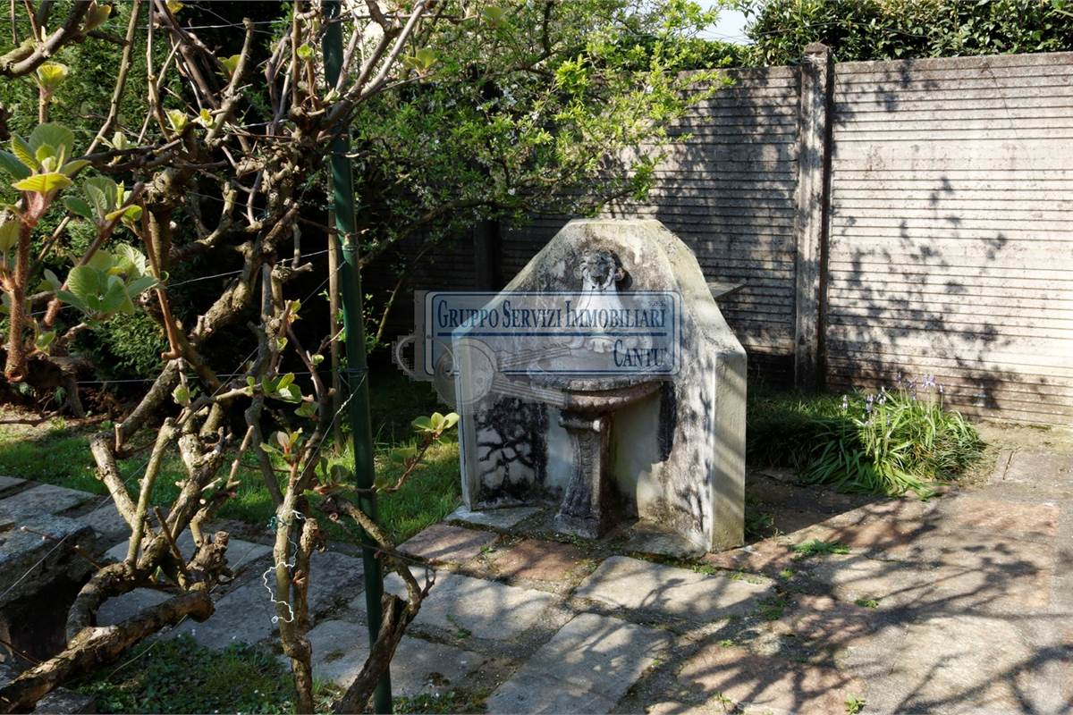 Villa singola con giardino