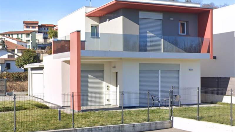 VILLA INDIPENDENTE CON GIARDINO