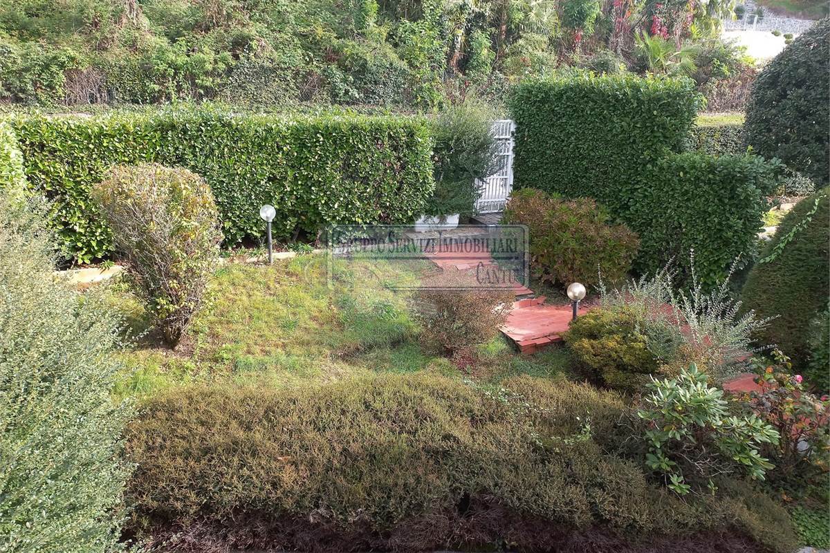 Libera villa a schiera con ingresso indipendente 
