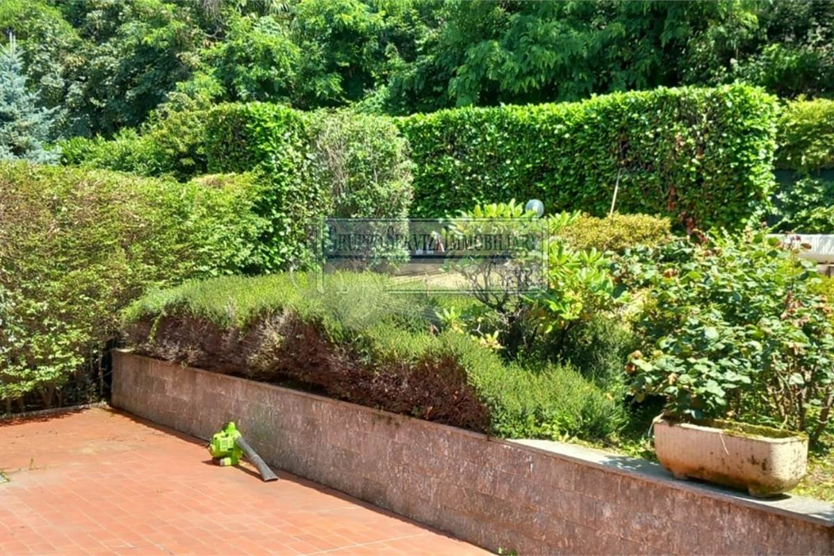 Libera villa a schiera con ingresso indipendente 