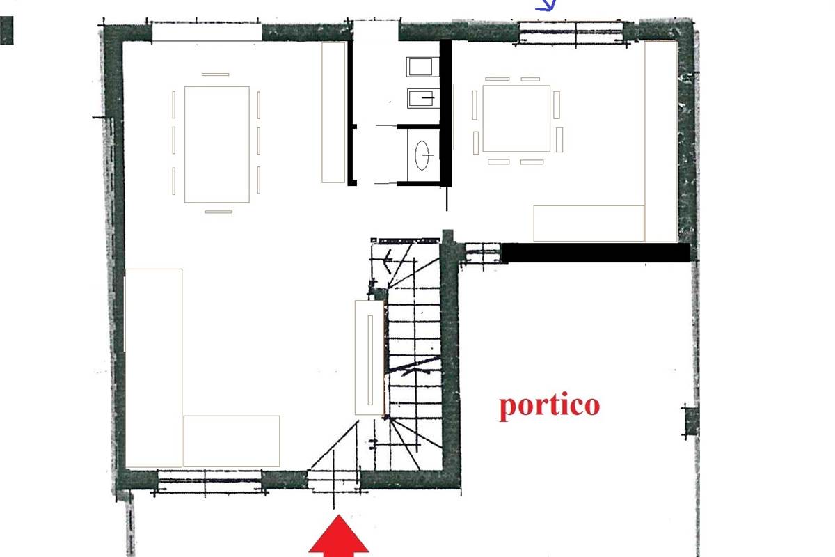 Libera villa a schiera con ingresso indipendente 