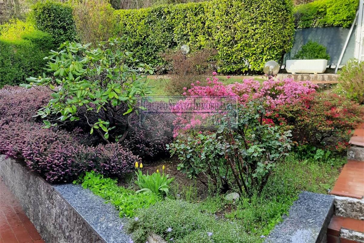 Libera villa a schiera con ingresso indipendente 