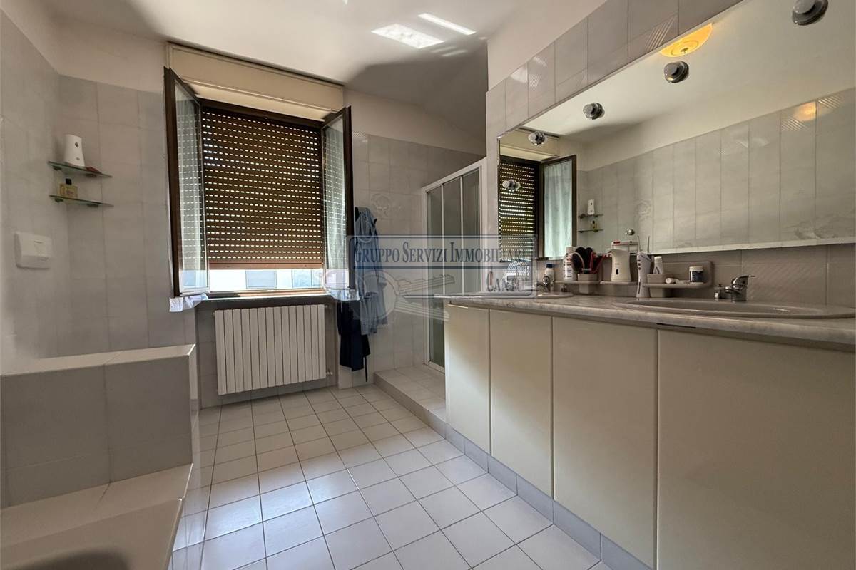 In trifamiliare senza spese con terrazzini doppio box