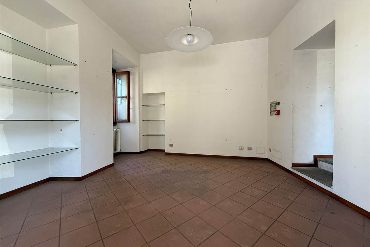 Un Angolo di Storia e Prestigio a Due Passi da Piazza Garibaldi