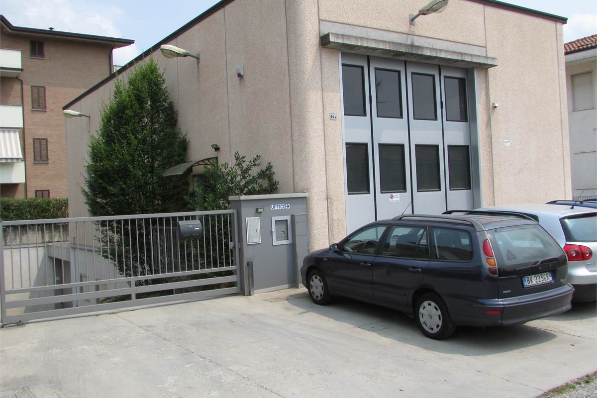 libero capannone produttivo  industriale