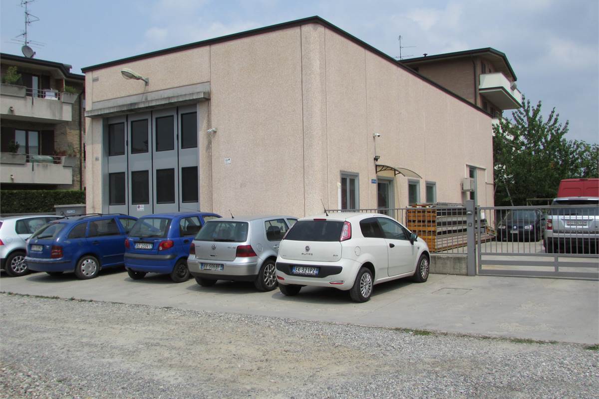 libero capannone produttivo  industriale