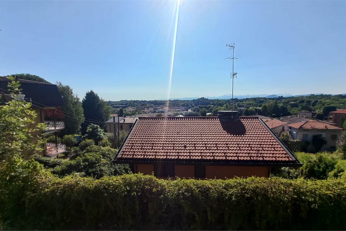 Nuova villa singola  in collina