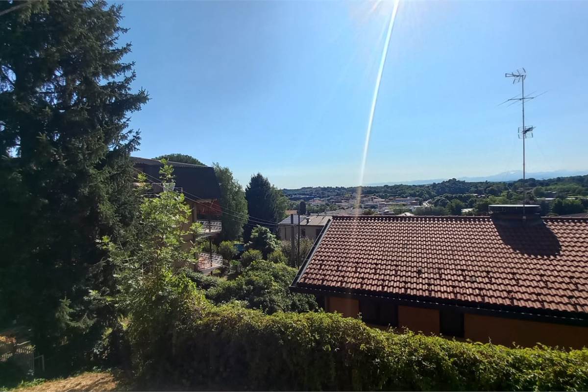 Nuova villa singola  in collina