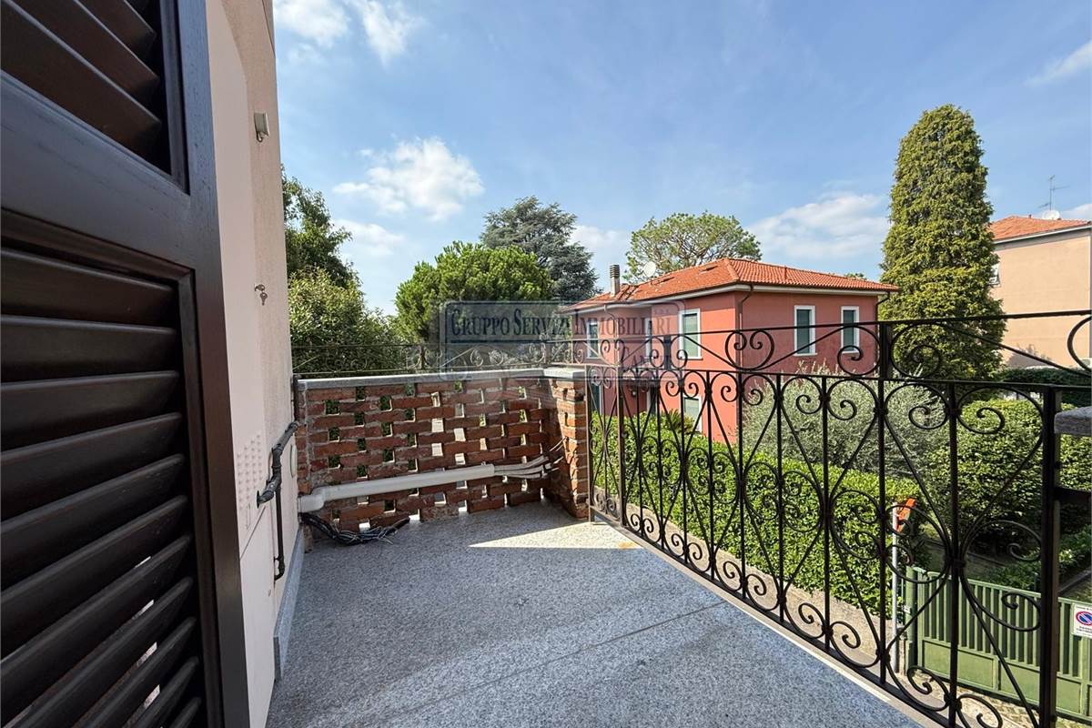 APPARTAMENTO IN VILLA
