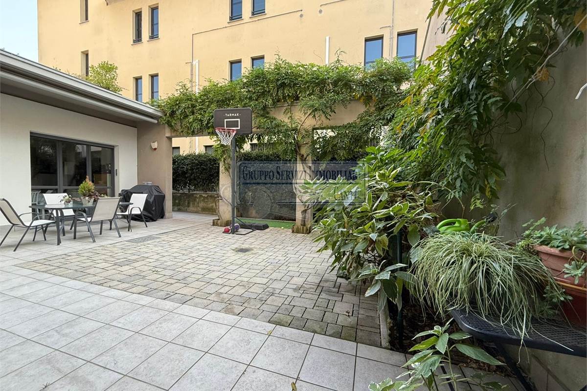 Indipendente con terrazzo classe B