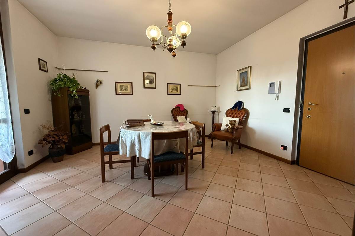 In collina ultimo piano con ascensore