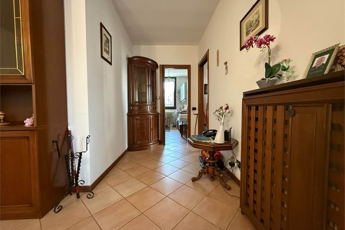 In collina ultimo piano con ascensore