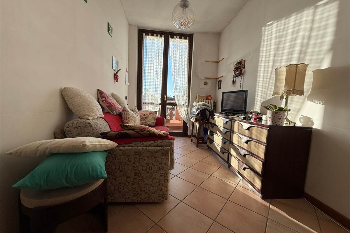 In collina ultimo piano con ascensore