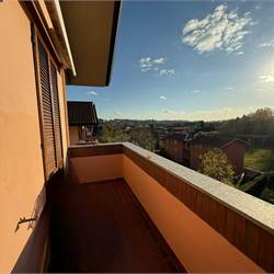 In collina ultimo piano con ascensore