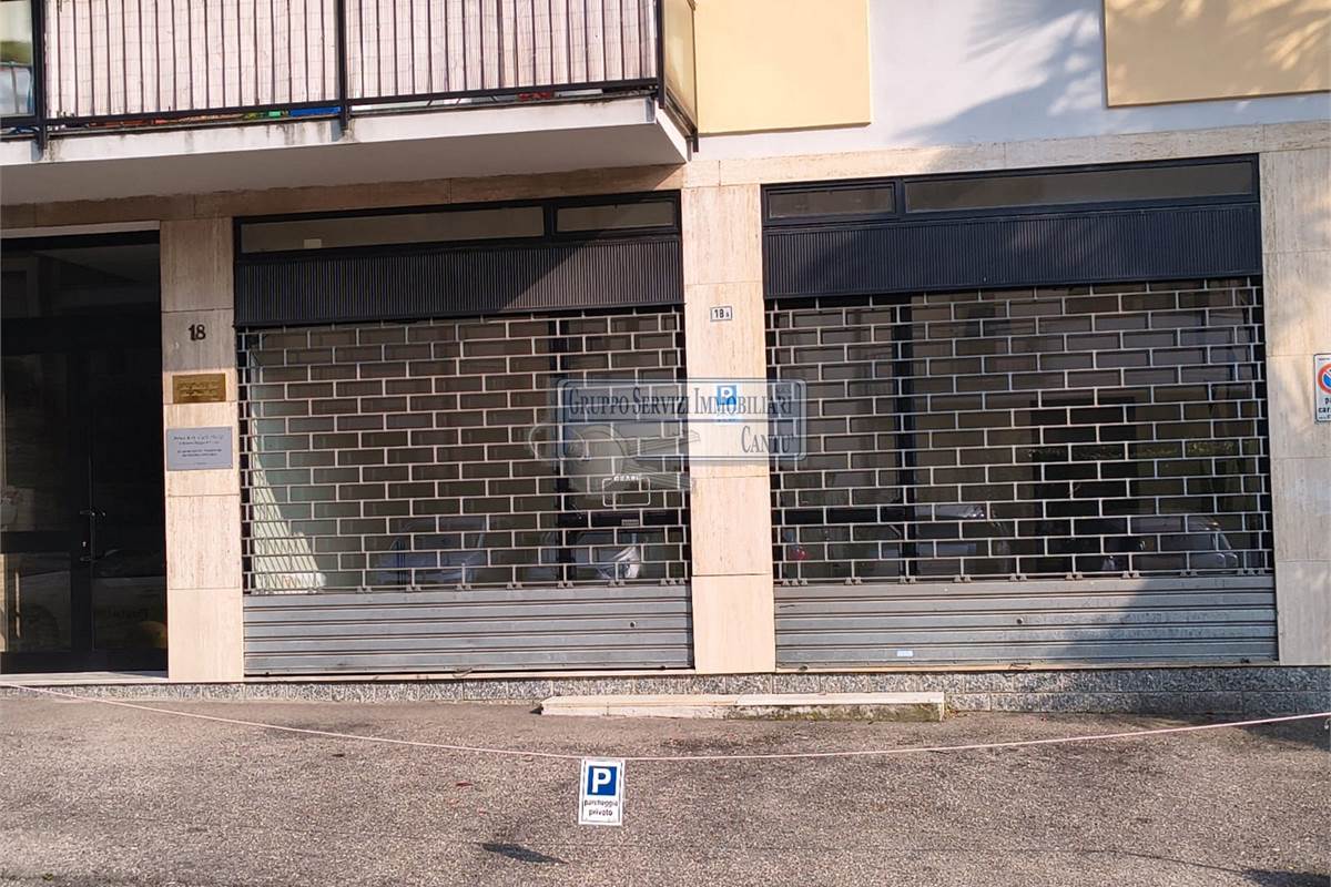 Libero con parcheggio privato