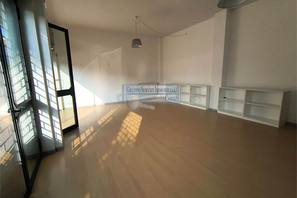 Libero con parcheggio privato