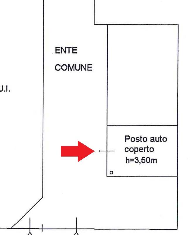 Posto auto coperto.