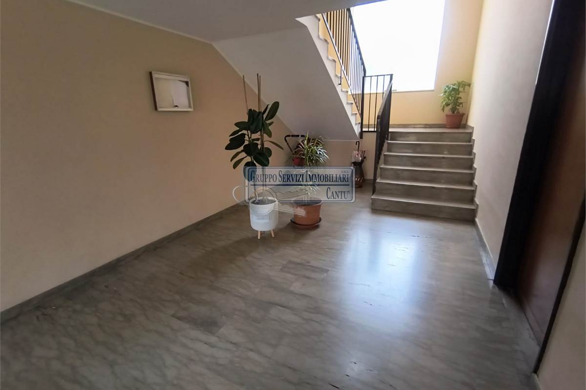 Ampi spazi e luce: quadrilocale con balconi e box al piano terra