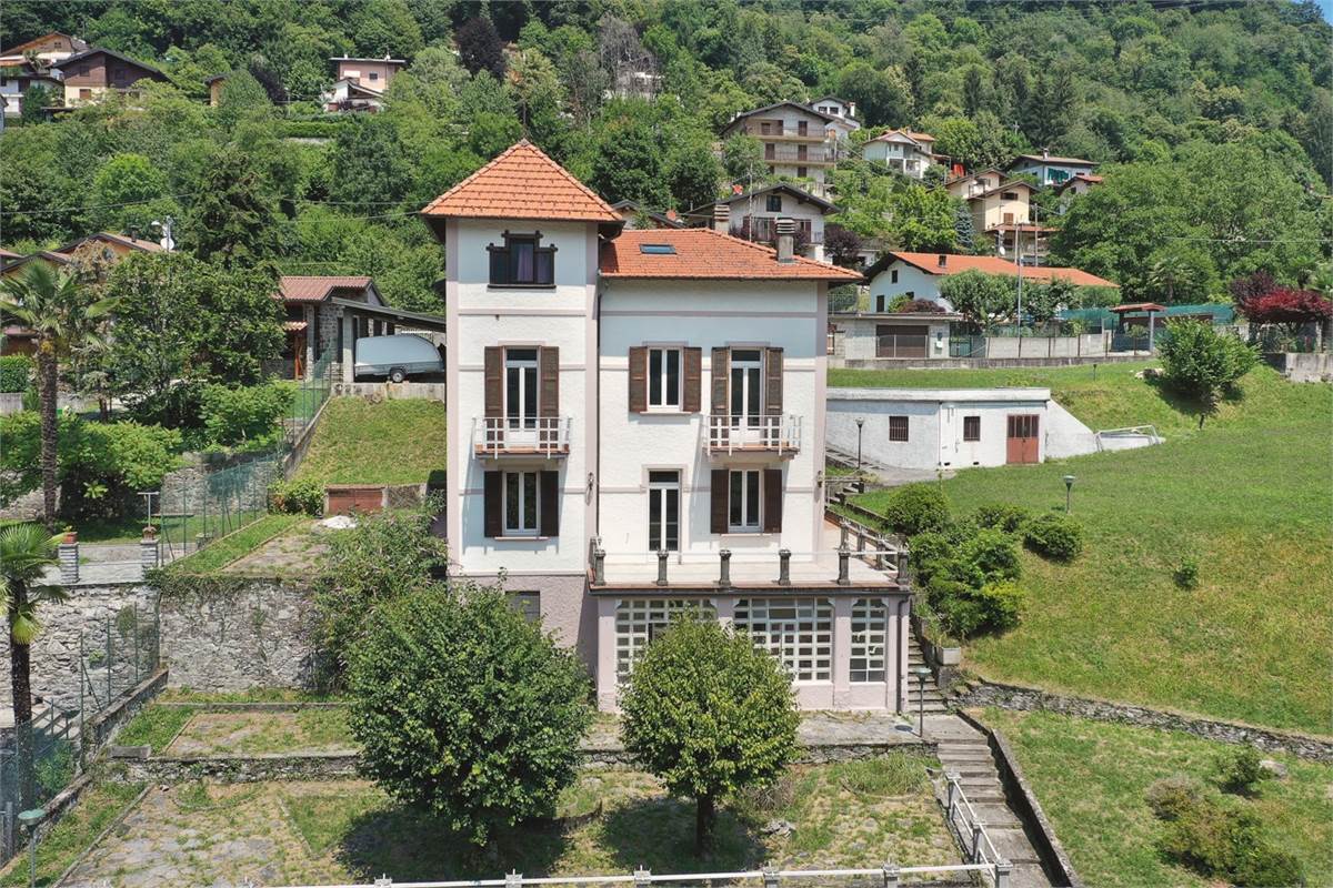 Villa storica sul lago di Como