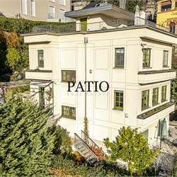 Villa In Vendita a Como