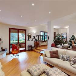 San Fermo - Elegante Appartamento in Villa con Giardino