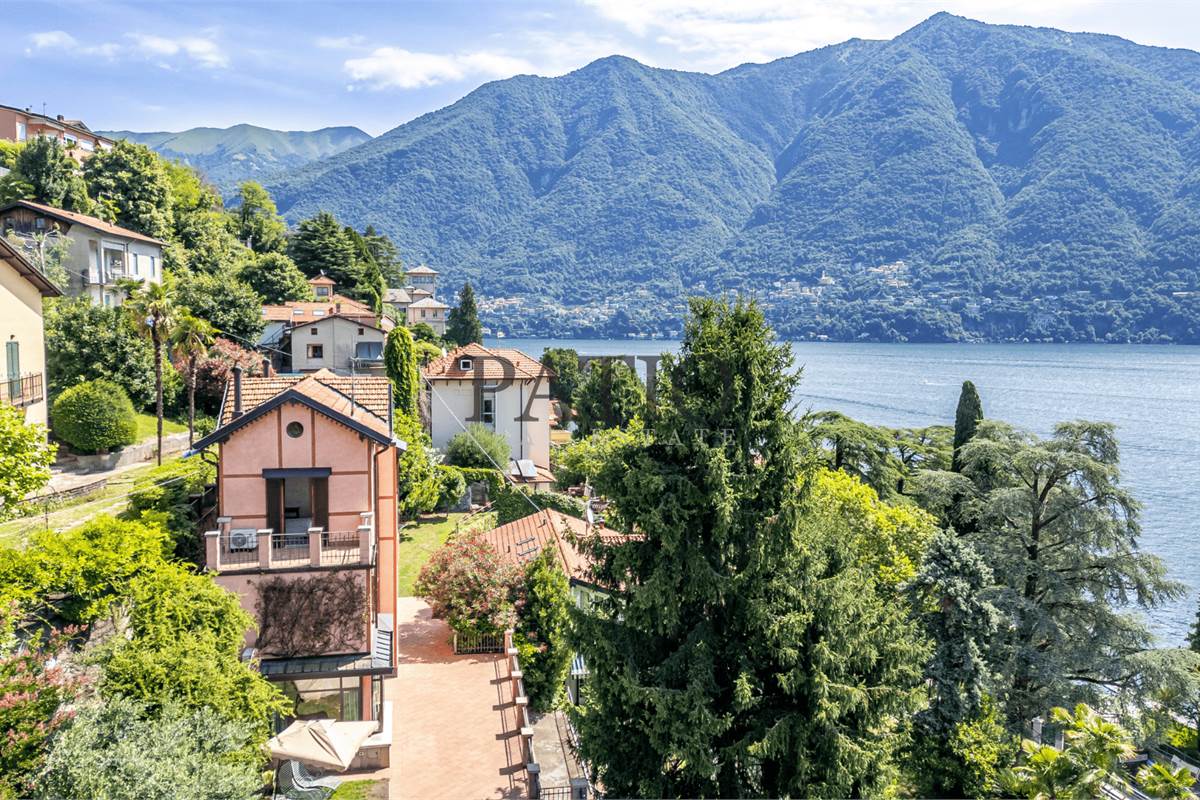Carate Urio, Villa Liberty Vista lago