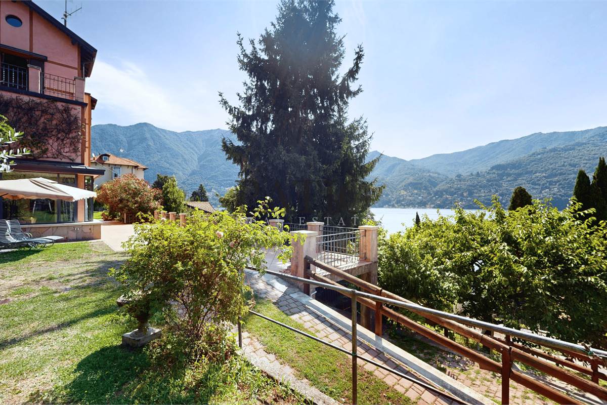 Carate Urio, Villa Liberty Vista lago