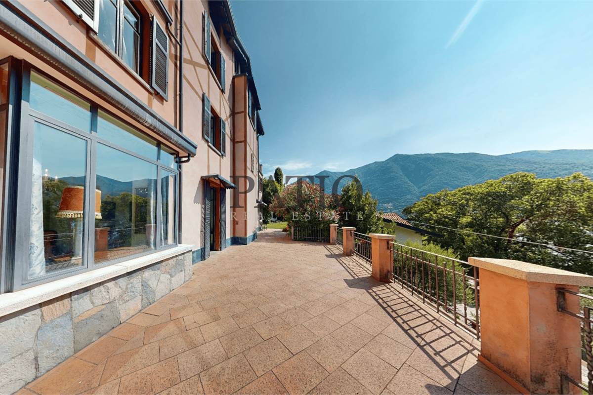 Carate Urio, Villa Liberty Vista lago