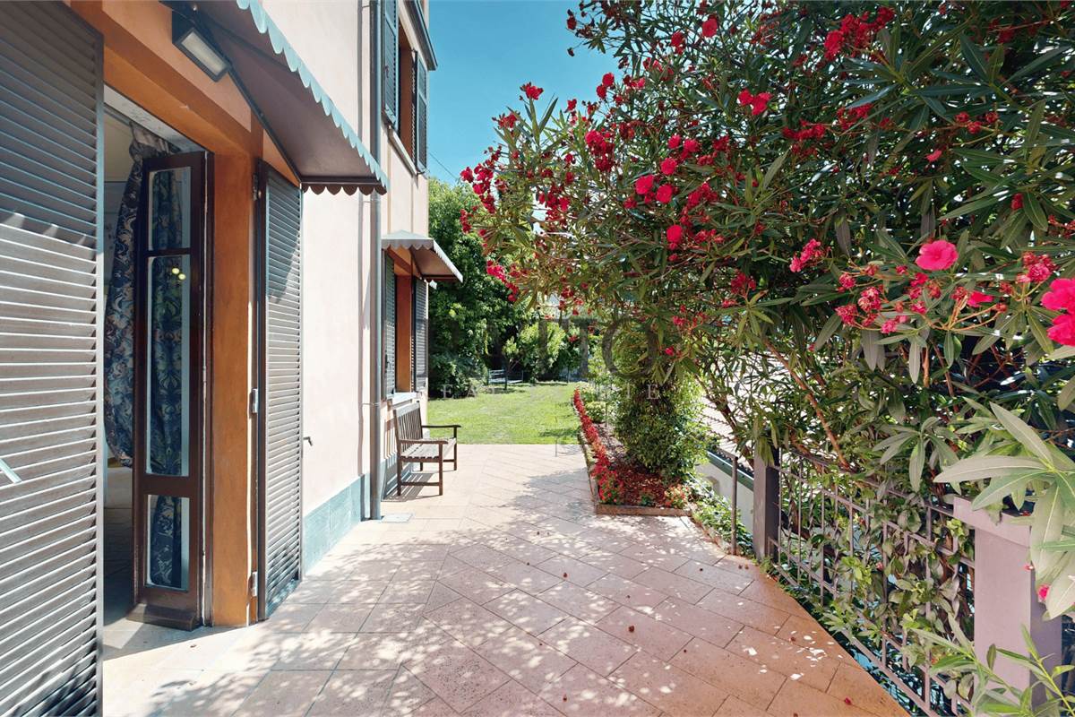 Carate Urio, Villa Liberty Vista lago