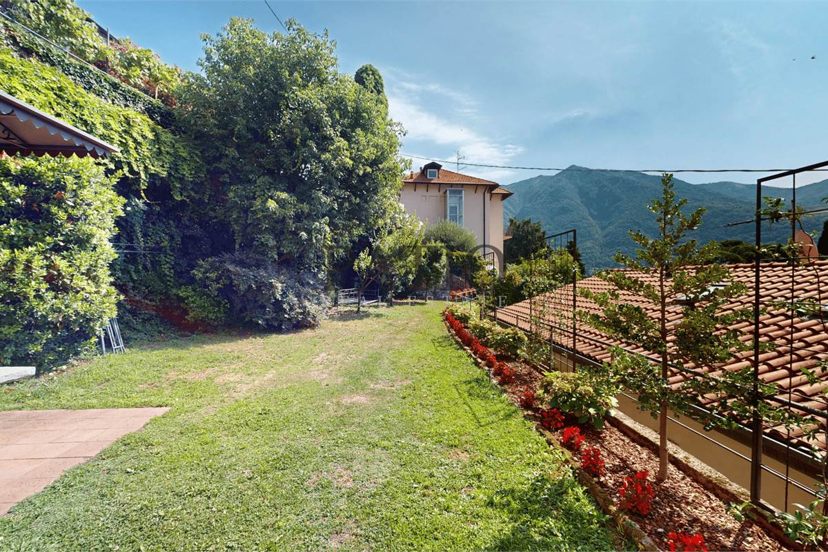 Carate Urio, Villa Liberty Vista lago