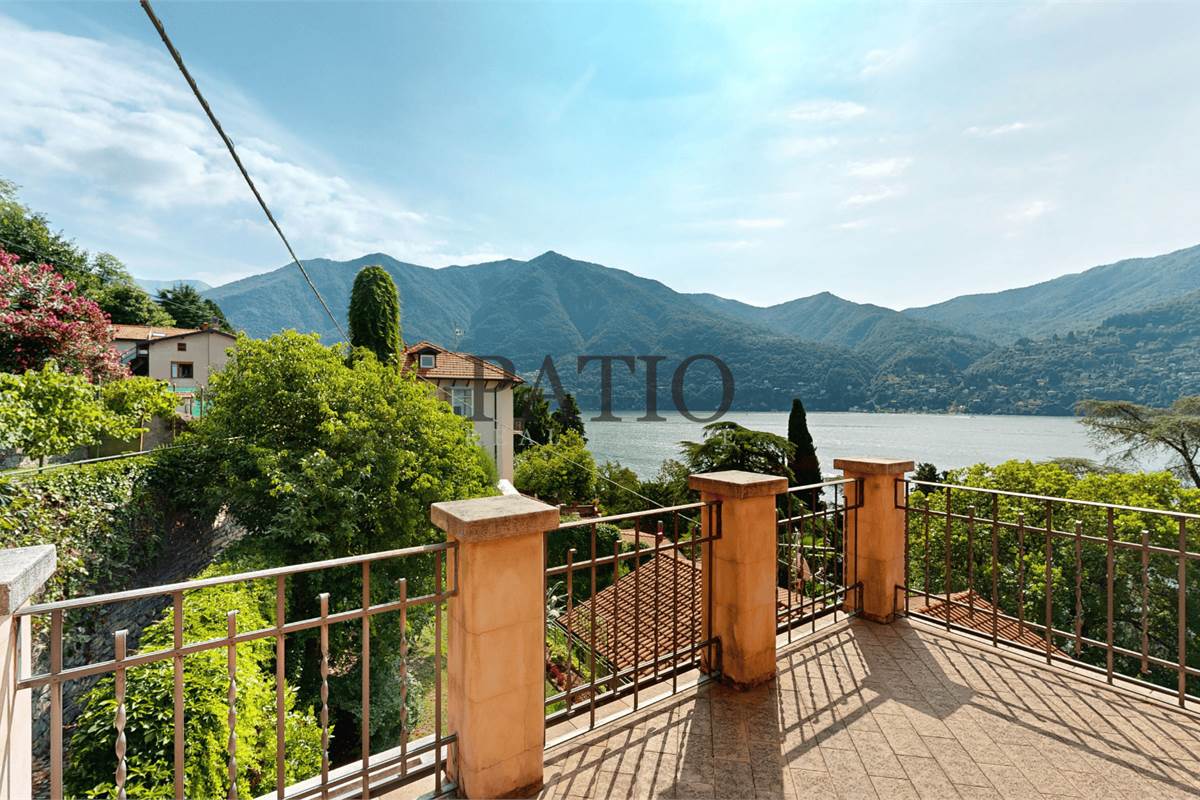 Carate Urio, Villa Liberty Vista lago