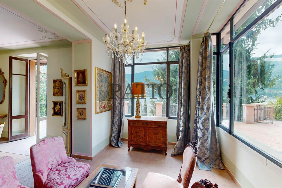 Carate Urio, Villa Liberty Vista lago