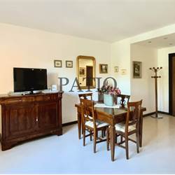 Como Breccia - Ampio Trilocale con Balconi e Box