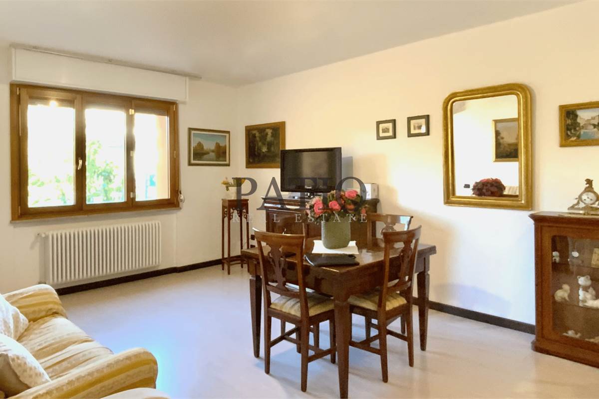 Como Breccia - Ampio Trilocale con Balconi e Box