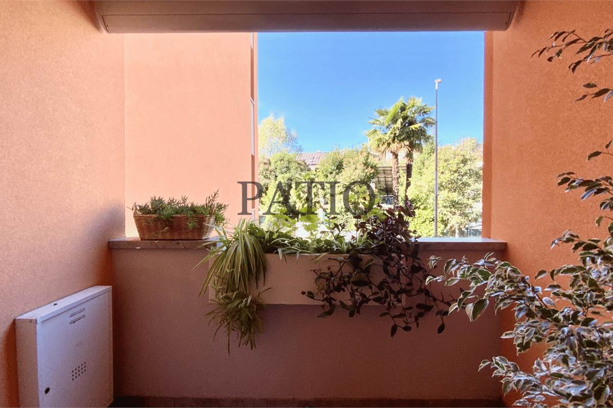 Como Breccia - Ampio Trilocale con Balconi e Box